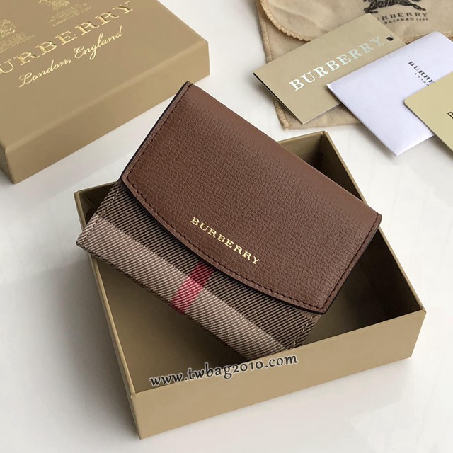 Burberry專門店新款手掌紋牛皮配格紋女士短夾錢包 巴寶莉經典款翻蓋短夾 yxb1049